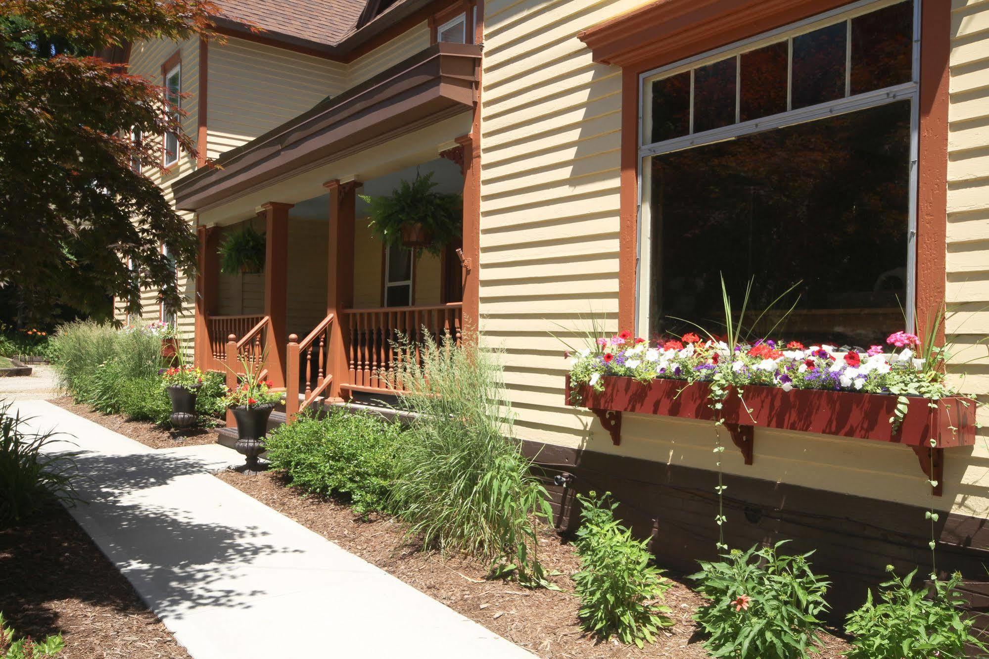 Twin Oaks Inn ソーガタック エクステリア 写真