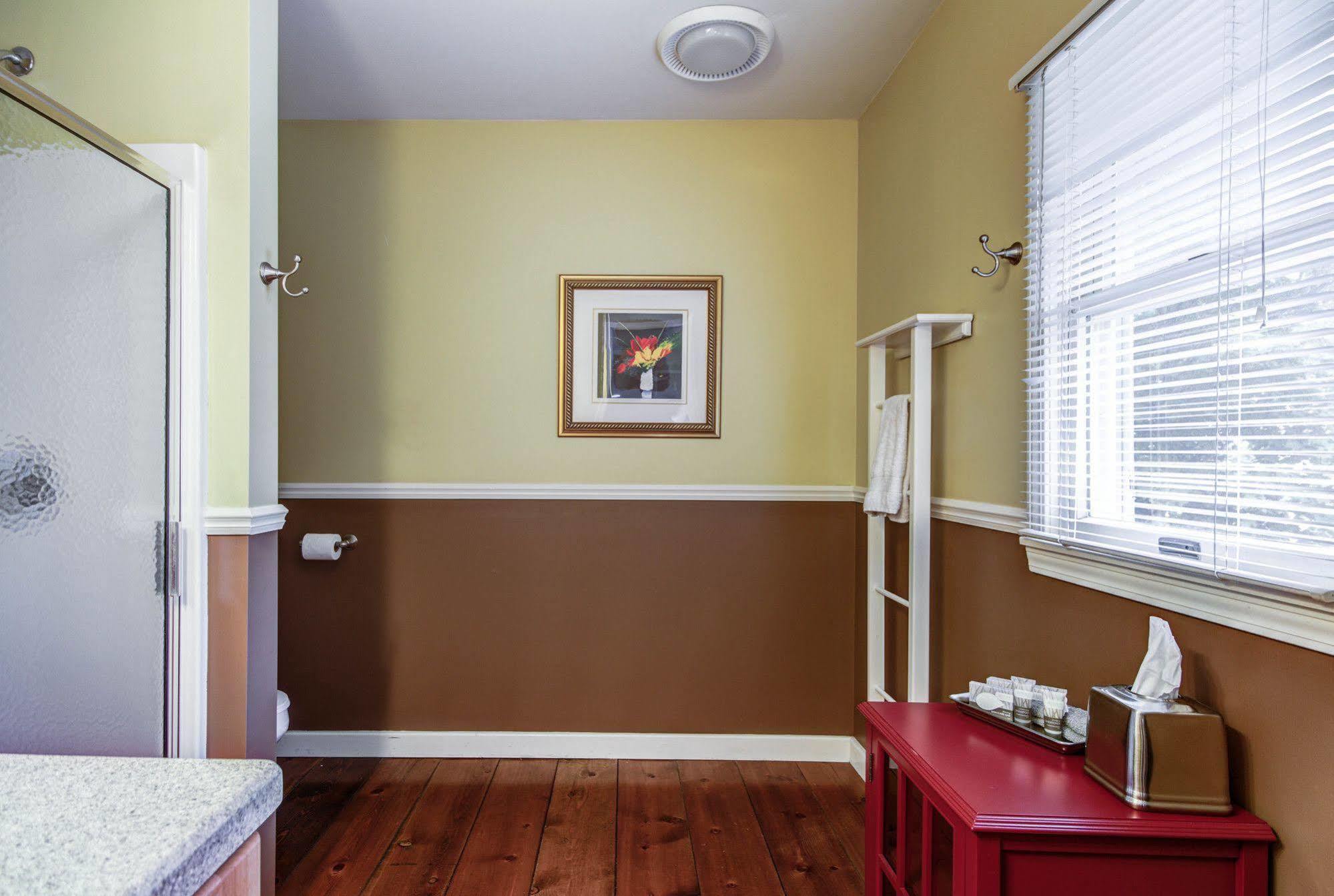 Twin Oaks Inn ソーガタック エクステリア 写真