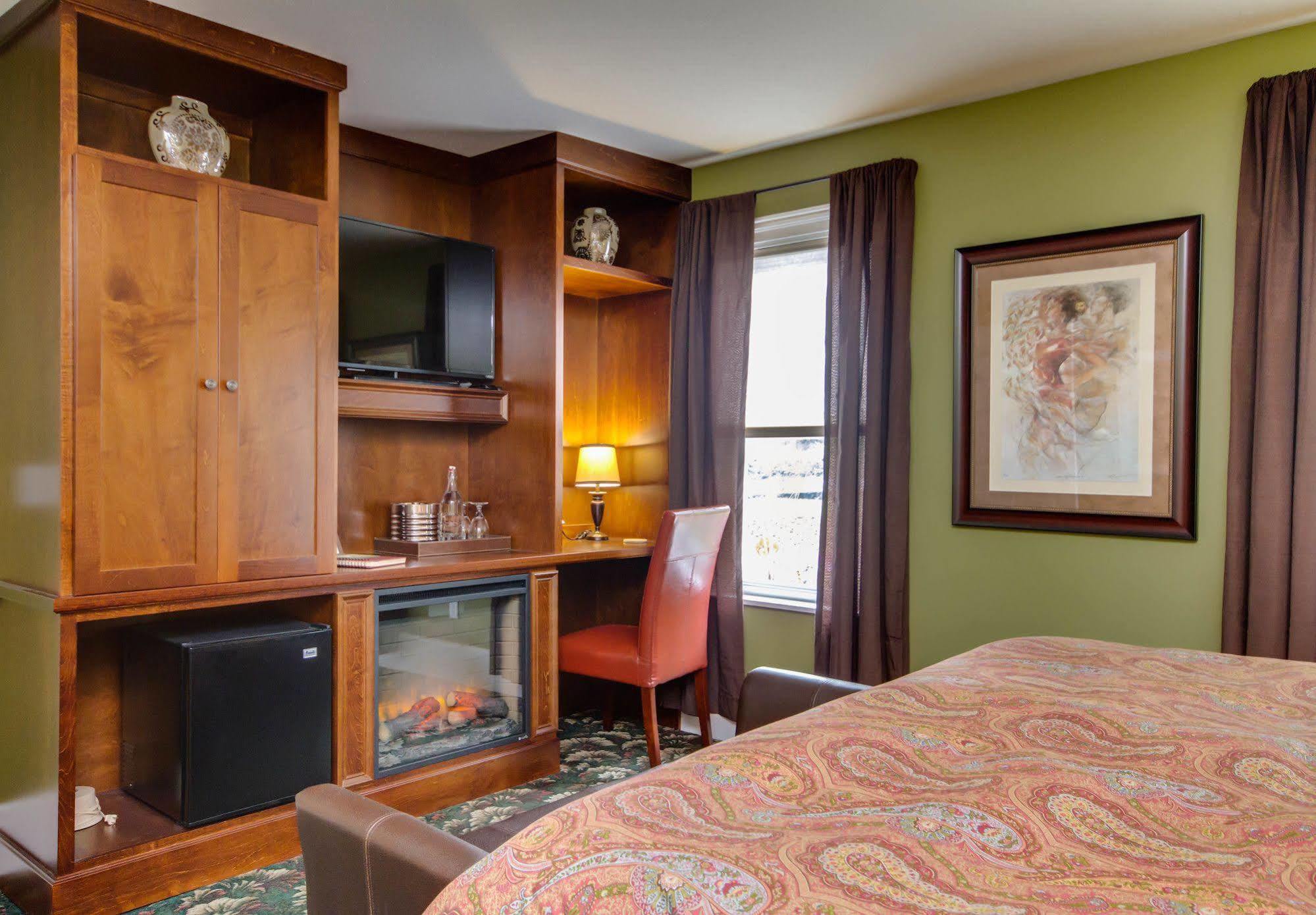 Twin Oaks Inn ソーガタック エクステリア 写真