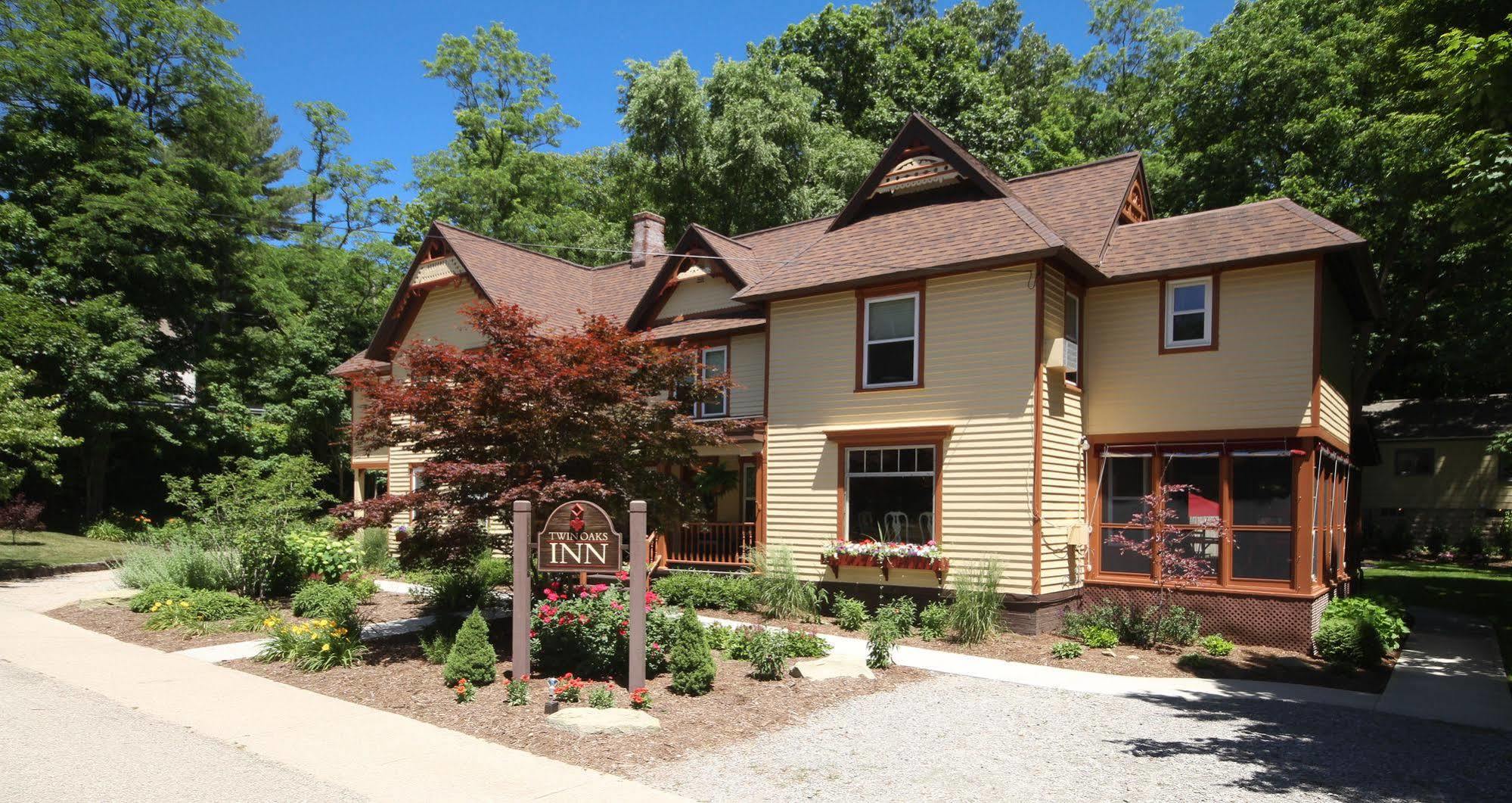 Twin Oaks Inn ソーガタック エクステリア 写真